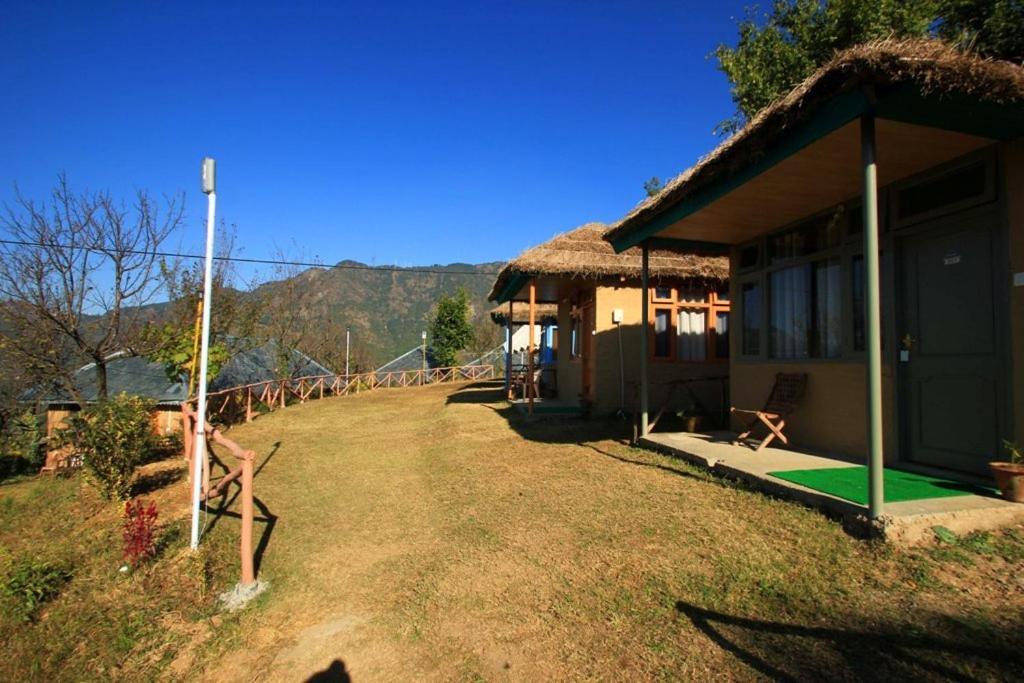 Oyo 43476 Vatika Resort Шімла Номер фото